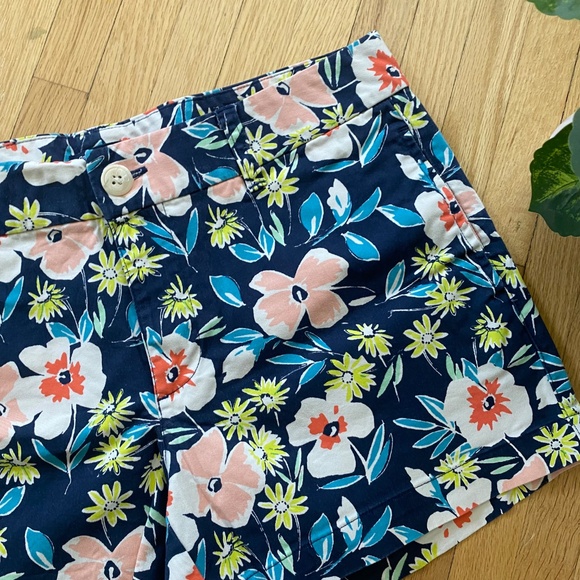 Gap Floral Print Chino Shorts Navy Multicolor Flat Front Pockets Mid Rise Size 6 - Picture 4 of 12